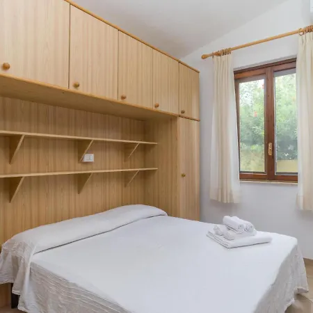 Valle Degli Oleandri - Rei185 By Interhome *